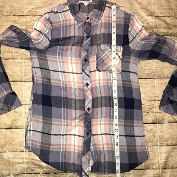 Beach Lunch Lounge Plaid Flannel Button Front Top - Picture 6 of 7